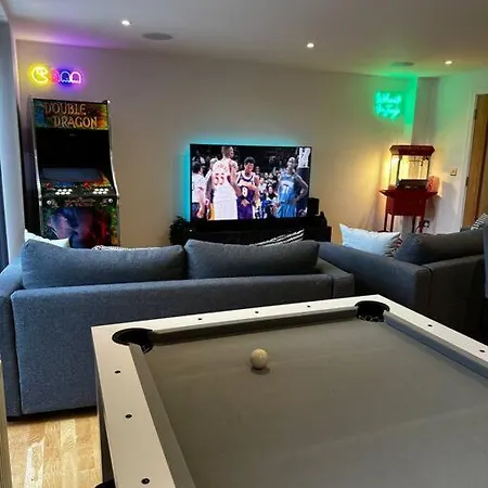 Stunning & Fun 4 Bed Home In The Heart Of Brighton-2