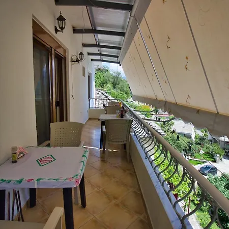 Grandma'S Home-3