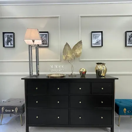 Spanish Steps Glamour & Sauna Luxury Apartment ****-3