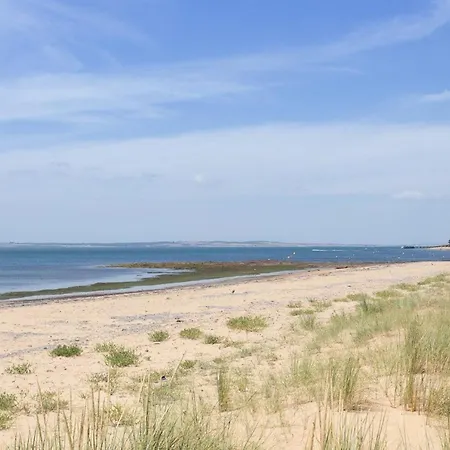 Foreshore Escape Cowes No1-2