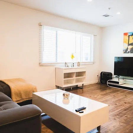 Cozy Koreatown 1 Bedroom Modern Furnished Free Parking-3