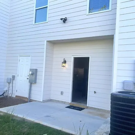 Brand New Home Mins To Airport-2