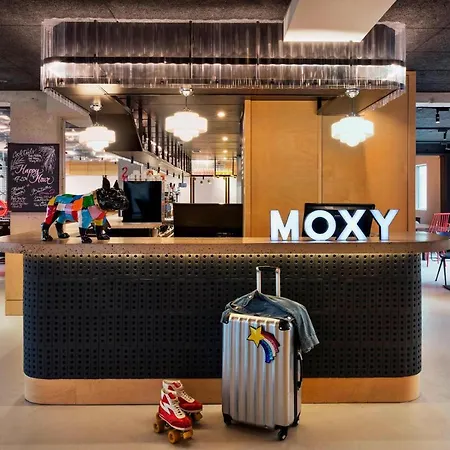 Moxy Paris Bastille-2