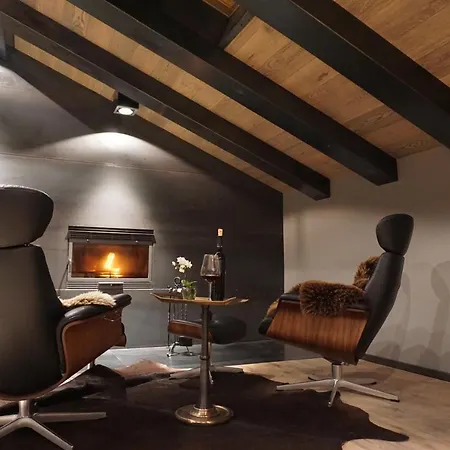 Chalet S - 5 Sterne Luxus Ferienhaus direkt am Eibsee und Zugspitze-2