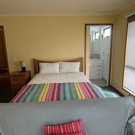 Roydon Island Retreat-3