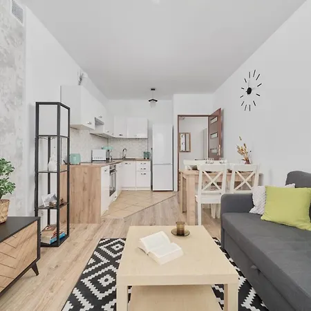 Family Apartment Kamienna With Balcony 1,5 Km To Wroclavia By Noclegi Renters-3
