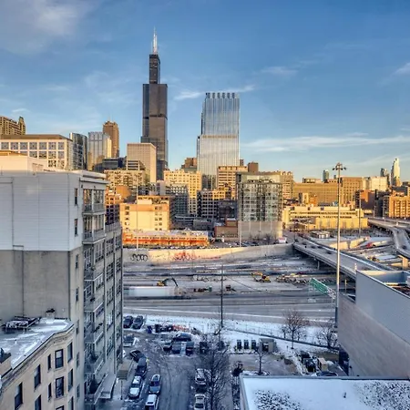 W Loop 2Br W Gym Pool In Heart Of Greektown Chi-561-2