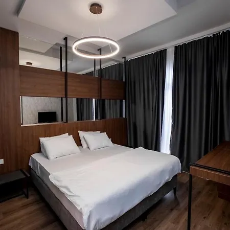 Griffon Bar Food Apartments-2