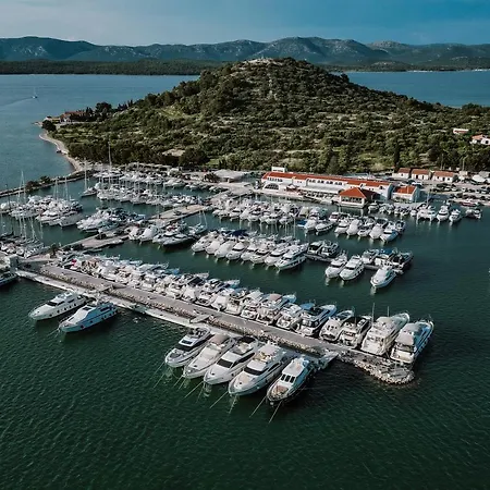 Hotel Stomorin-Marina Hramina-3