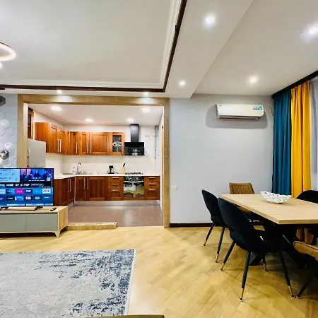 City Center Cozy 3Bedroom Apartment With Unique Design And Hot Tub , 2Bathroom, Middle Of Center, By Republic Square-2