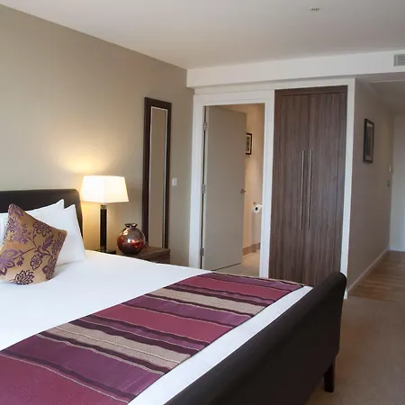 Hyatt House London Stratford - Aparthotel-2