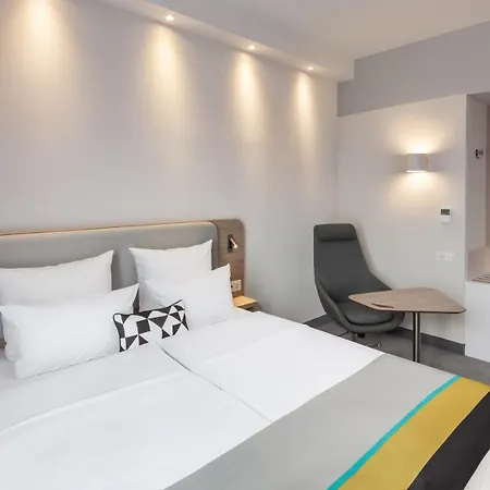 Holiday Inn Express Düsseldorf - Hauptbahnhof, an IHG Hotel-3