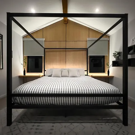 Open Airy Custom Designed Home - 2Kings - Sleeps 14-3