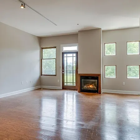 Historic Edgefield 2Bd 2Ba Loft-3