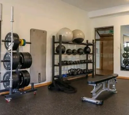 Emaza Lux Stylish, Modern 1 Bedroom Apartment, Pool & Gym, At Mi Vida Garden City-3