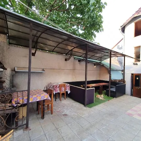 City Center Hostel& Bikers Place With Parking-2