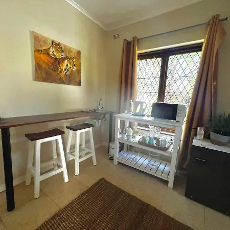 Private Room In Cosy Walmer Home-3