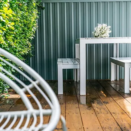 A Chic Coastal Hideaway At Toowoon Bay Beach-2
