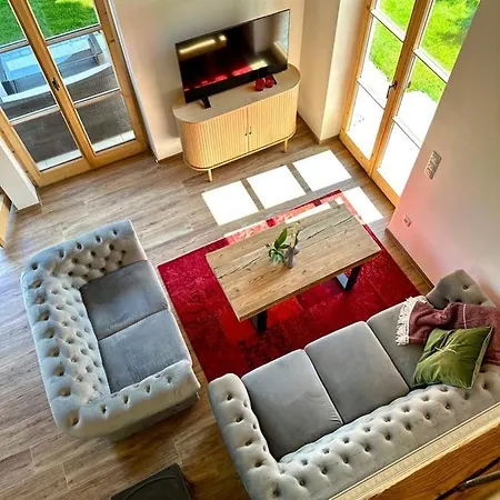 DIE ZWEI CHALETS AM TEGERNSEE s' Gloane&s' Große-3