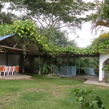 Centro Recreacional Villa Clarita-3