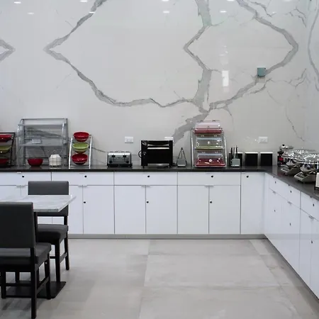 Wingate By Wyndham Long Island City-3