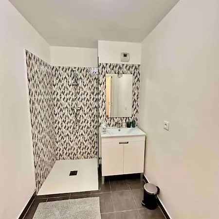 Magnificent Apartment Paris Bagnolet 201-3