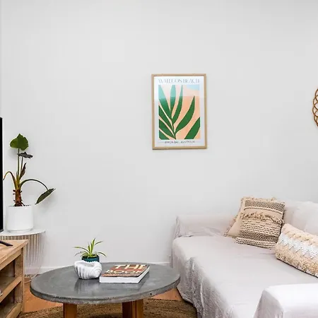 Light Filled Modern Specious Home, Pet Friendly In A Beautiful Area Of Byron Bay, Short Stroll To Town-2