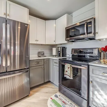 Nashville'S Broadway: Your Spacious Home-3