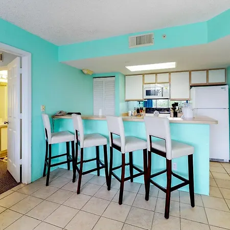 Sunrise Suites - Martinique Suite 108-2