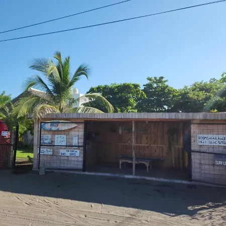 Green Belly Surf Hostel-2