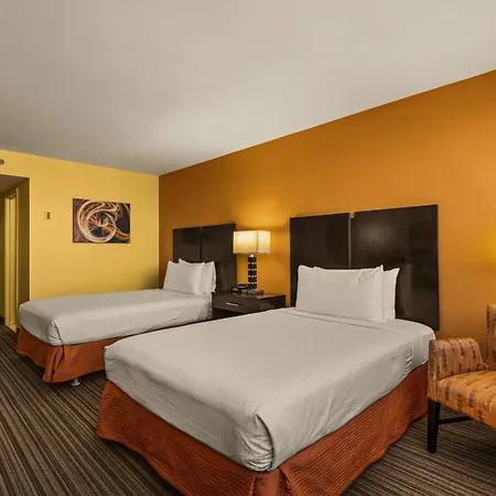 Best Western The Plaza Hotel Honolulu Airport - Free Breakfast-3