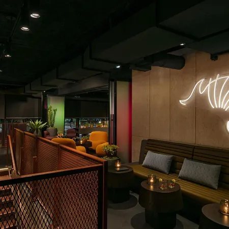 Moxy Downtown Los Angeles-2