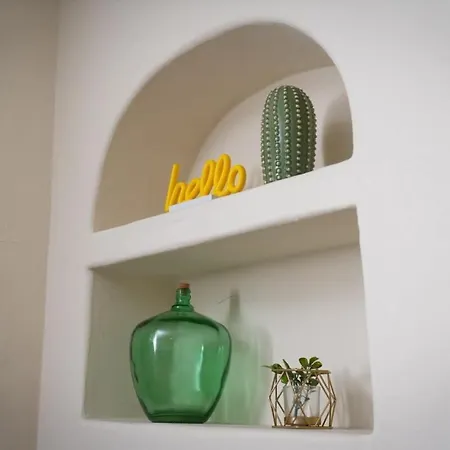 Artfully-Styled Bungalow In The Heart Of It All-3