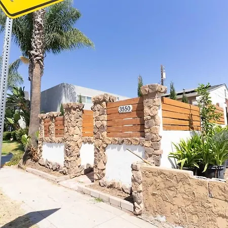 Artfully-Styled Bungalow In The Heart Of It All-2