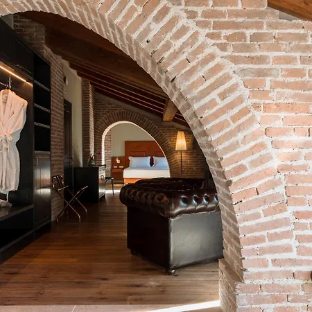 Pavillon Suite-2