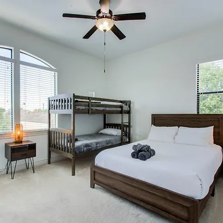 Elegant 3Br 3,5Ba Holiday Home With Private Pool-3