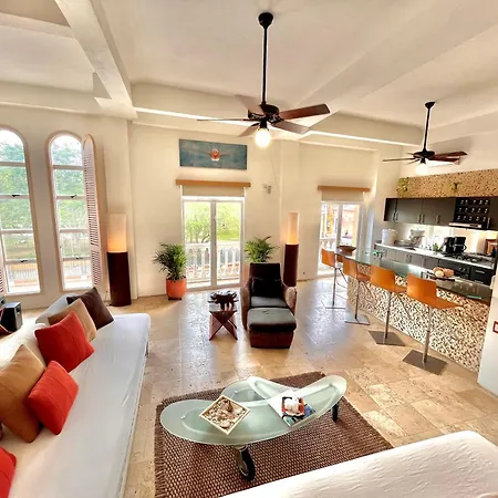 By Calamari Homes - Parque Centenario 206 Walled City-3