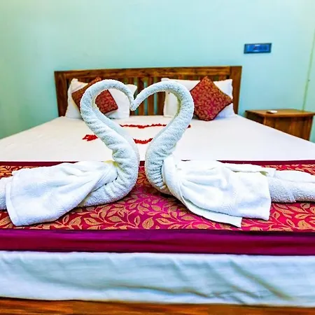 Dreamland Retreat With Swimming Pool-3