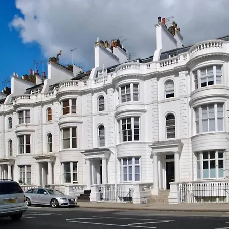 2 Bed Chic Vintage Flat At Bayswater-2