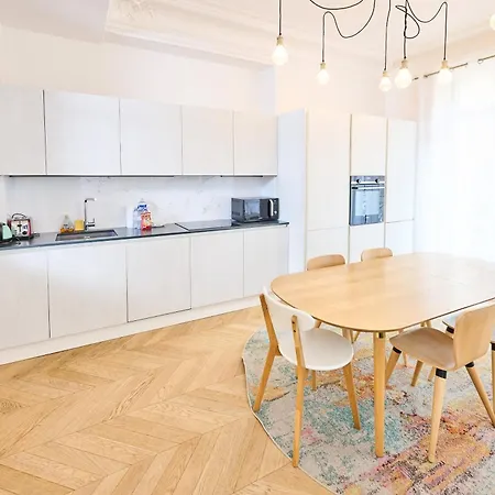 Champs Elysees!Montaigne, New Luxurious 6Pers Flat-3