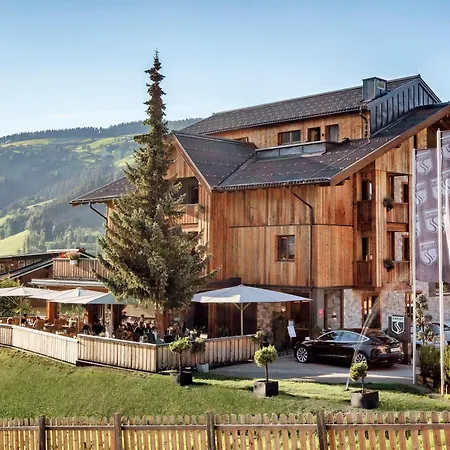 ALMMONTE SENSUM SUITES - Funky Living Hotel-3