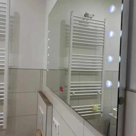 Luxuriöse Wohnung mit eigenem Garten-2