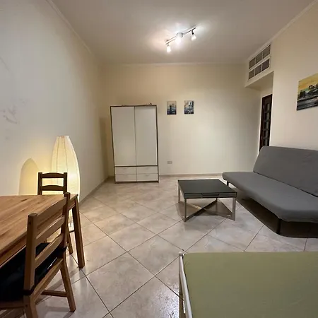 Private Big Hall Room And Washroom In Shared Apartment 1301-2