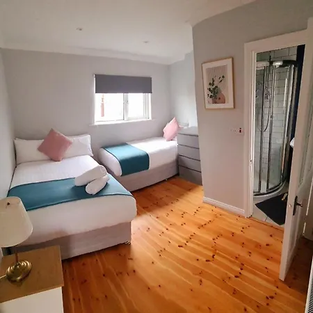 Stylish 3 Bedroom Galway House-2