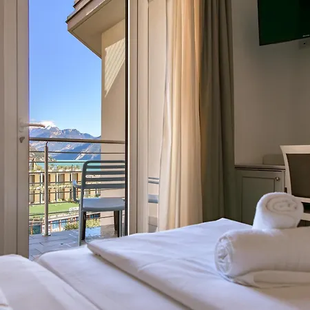 Hotel Sogno Del Benaco-2