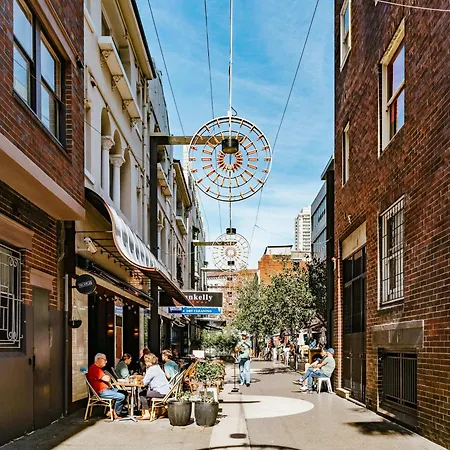 Oversized Potts Point Studio-2