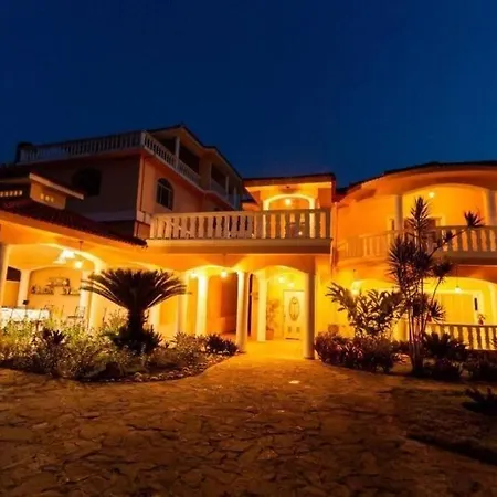 Luxury Villa Classic Style, 7 Minutes From The Beach In Sosua-3