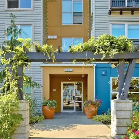 First Hill 1Br W Lounge Gym Rooftop Sea-696-2