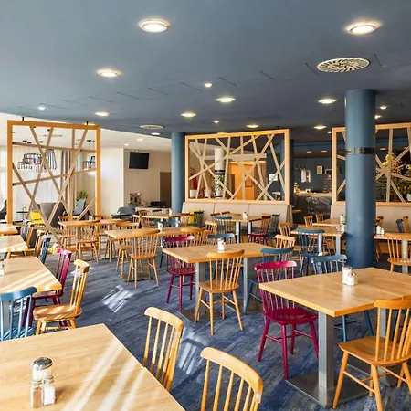 Vienna House Easy By Wyndham Bratislava-3