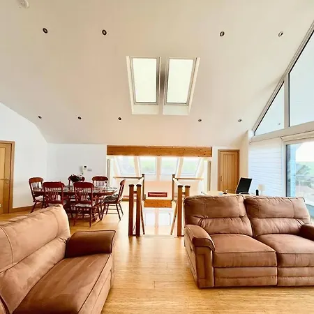 Caledonian House - Newquay-3
